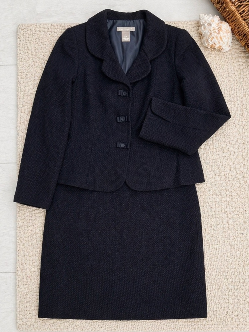 Ann Taylor Petite SUIT SET Navy Textured  6P Classic Blazer & Skirt set EUC - Picture 2 of 8
